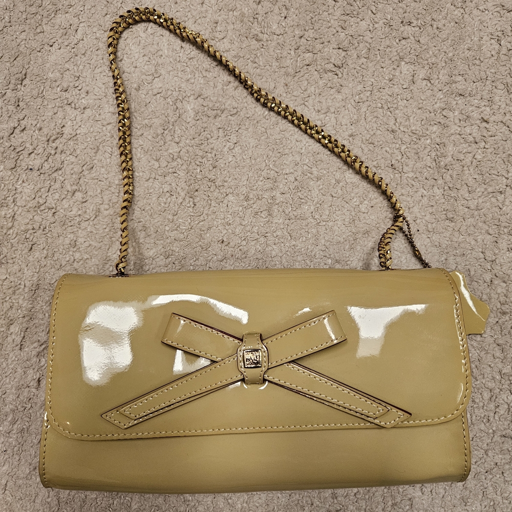 Patent Bow Chain Shoulder Bag in Mustard